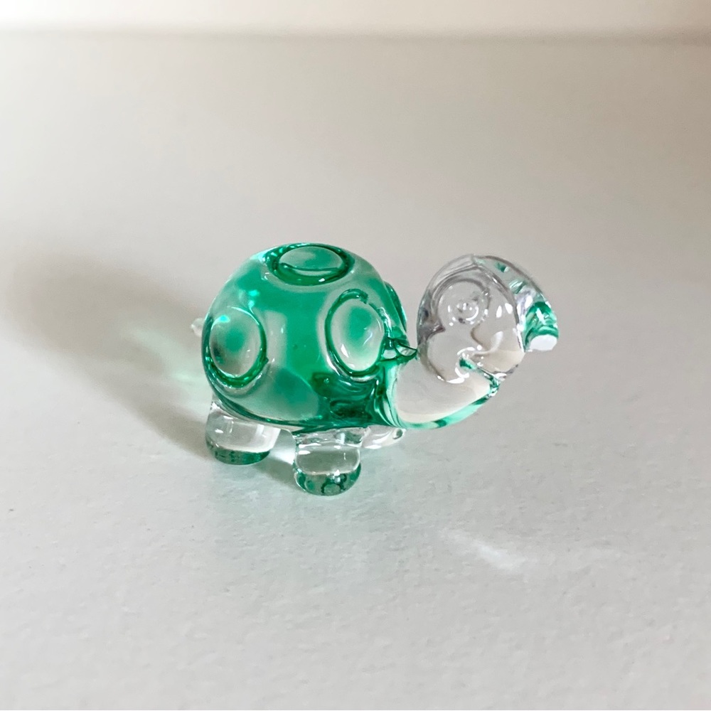 NWOT Glass turtle figurine